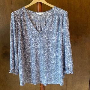 Blue and white 3/4 sleeve blouse
